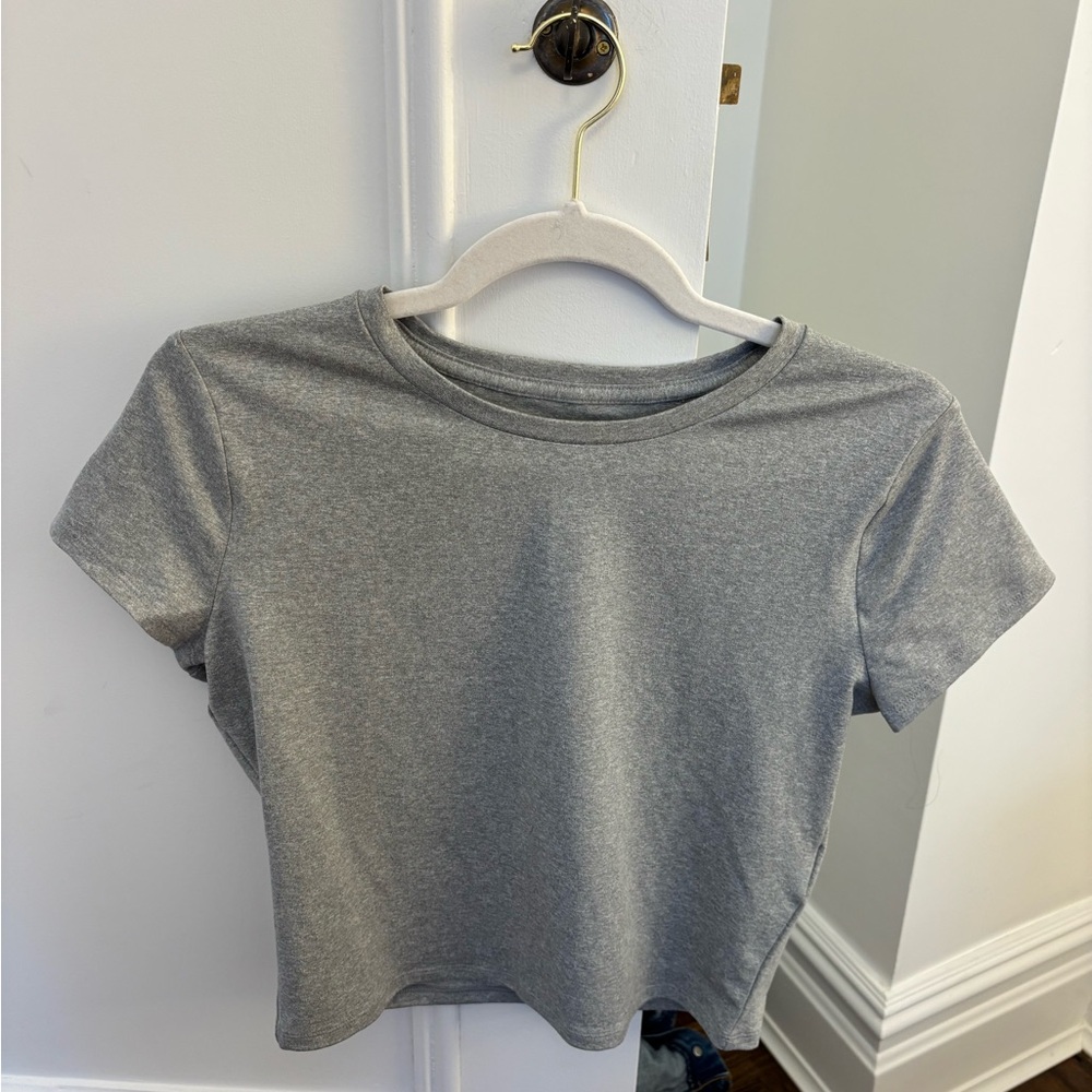 Hollister Gray Short Sleeve Crewneck Crop Top